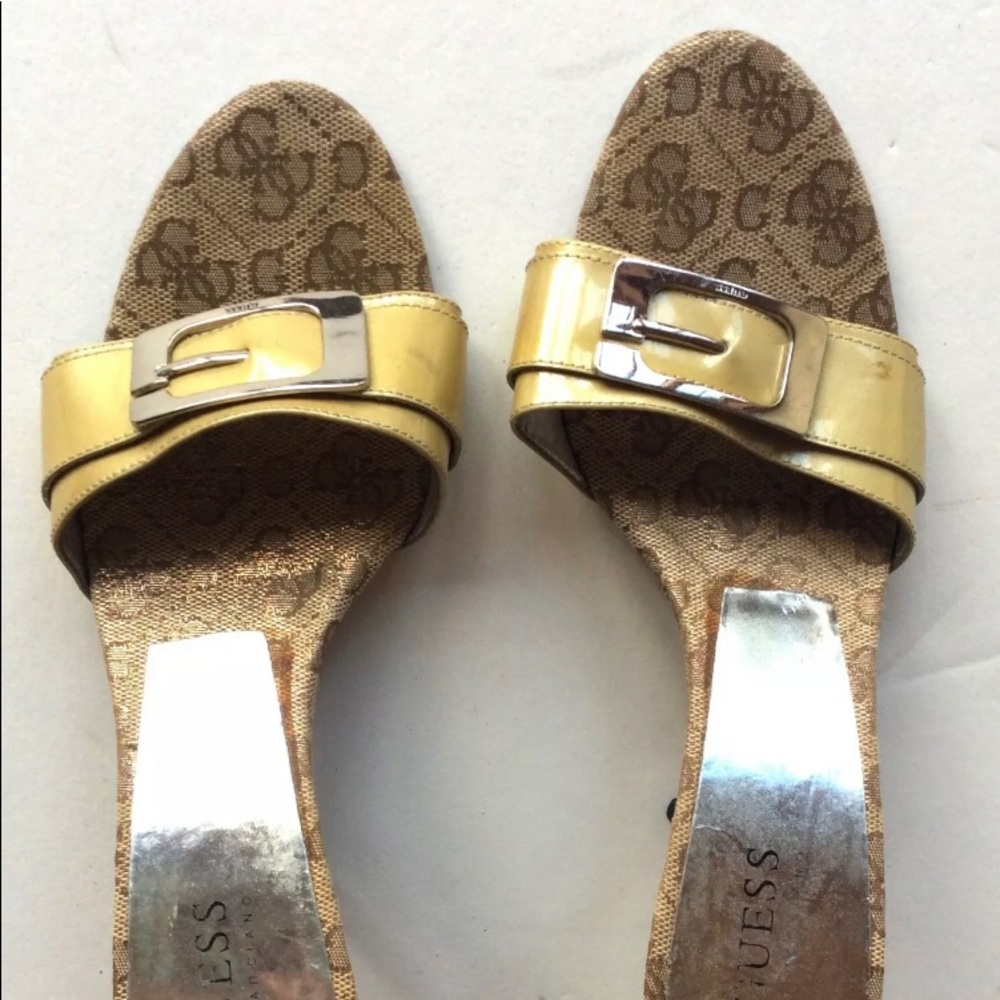 GUESS 7.5M Gwelva Green Patent Leather Sandals